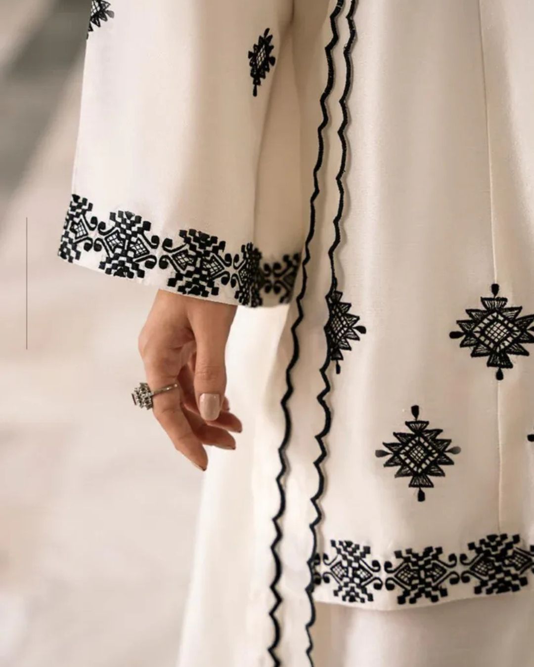 Eid Embroidered Bareeza Farshi Suit (3PC)