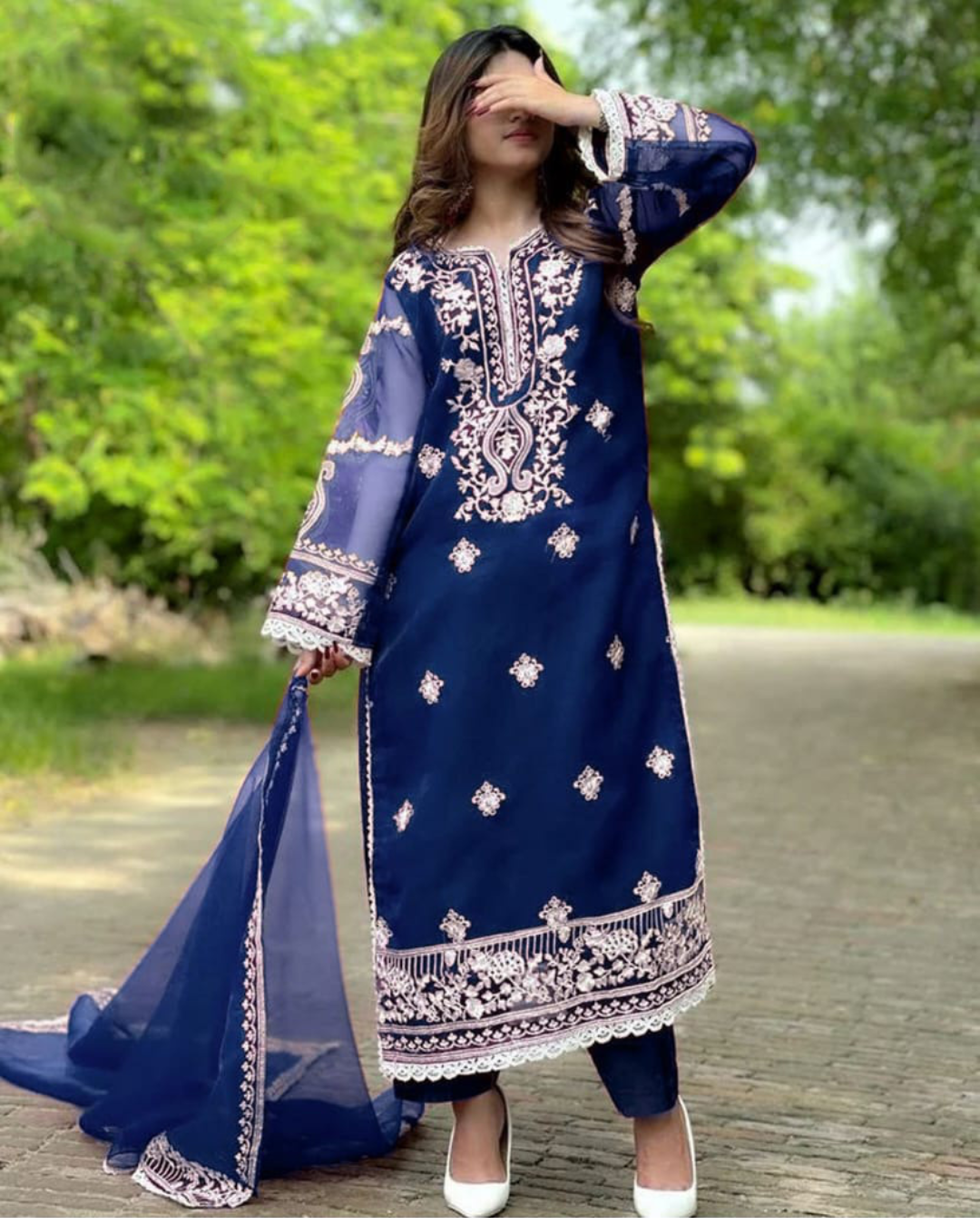 3-Piece Embroidered Organza Suit with Two-Sided Border Dupatta