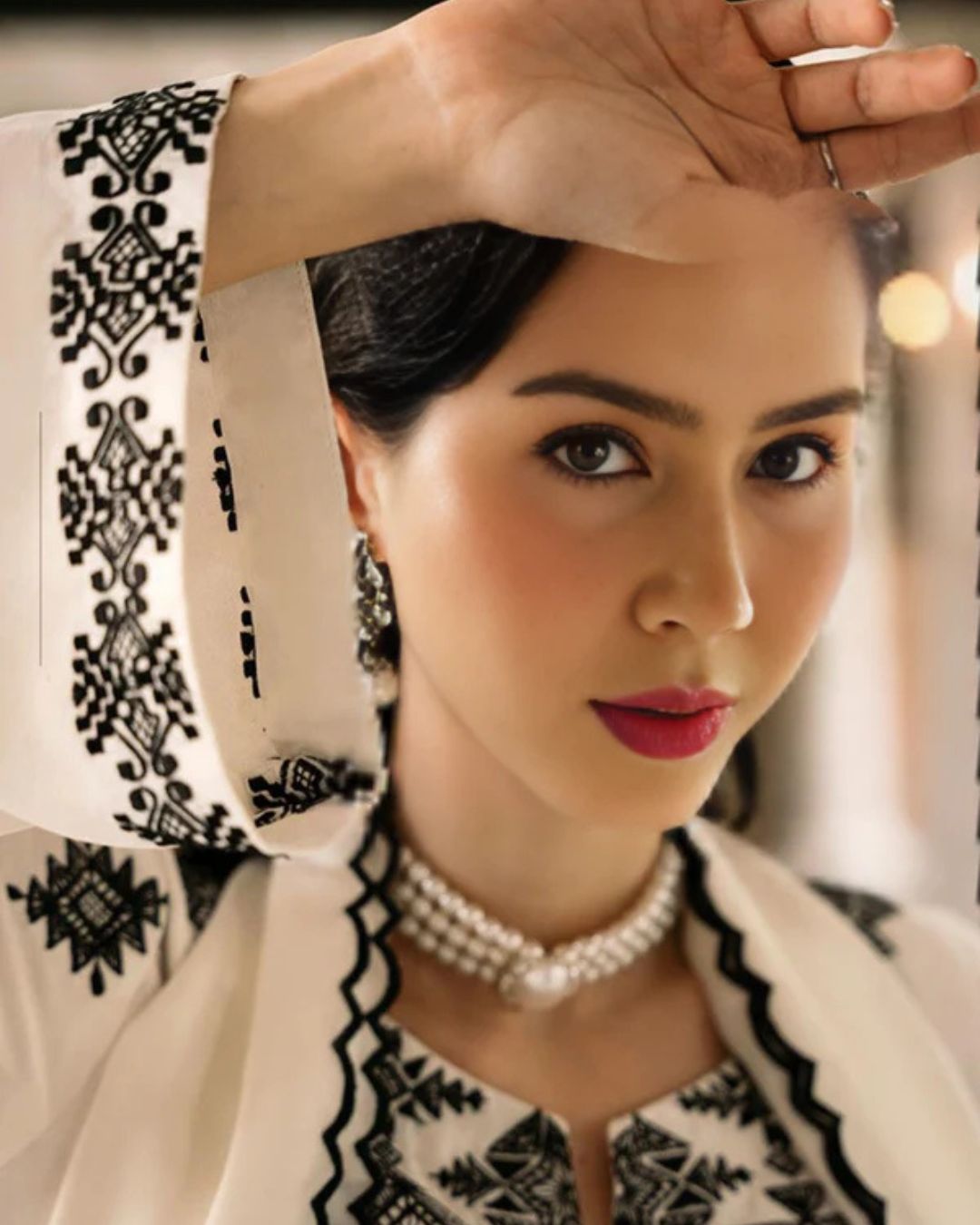 Eid Embroidered Bareeza Farshi Suit (3PC)